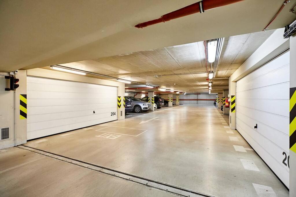 Luxury Apartment In Prague And Free Parking ภายนอก รูปภาพ