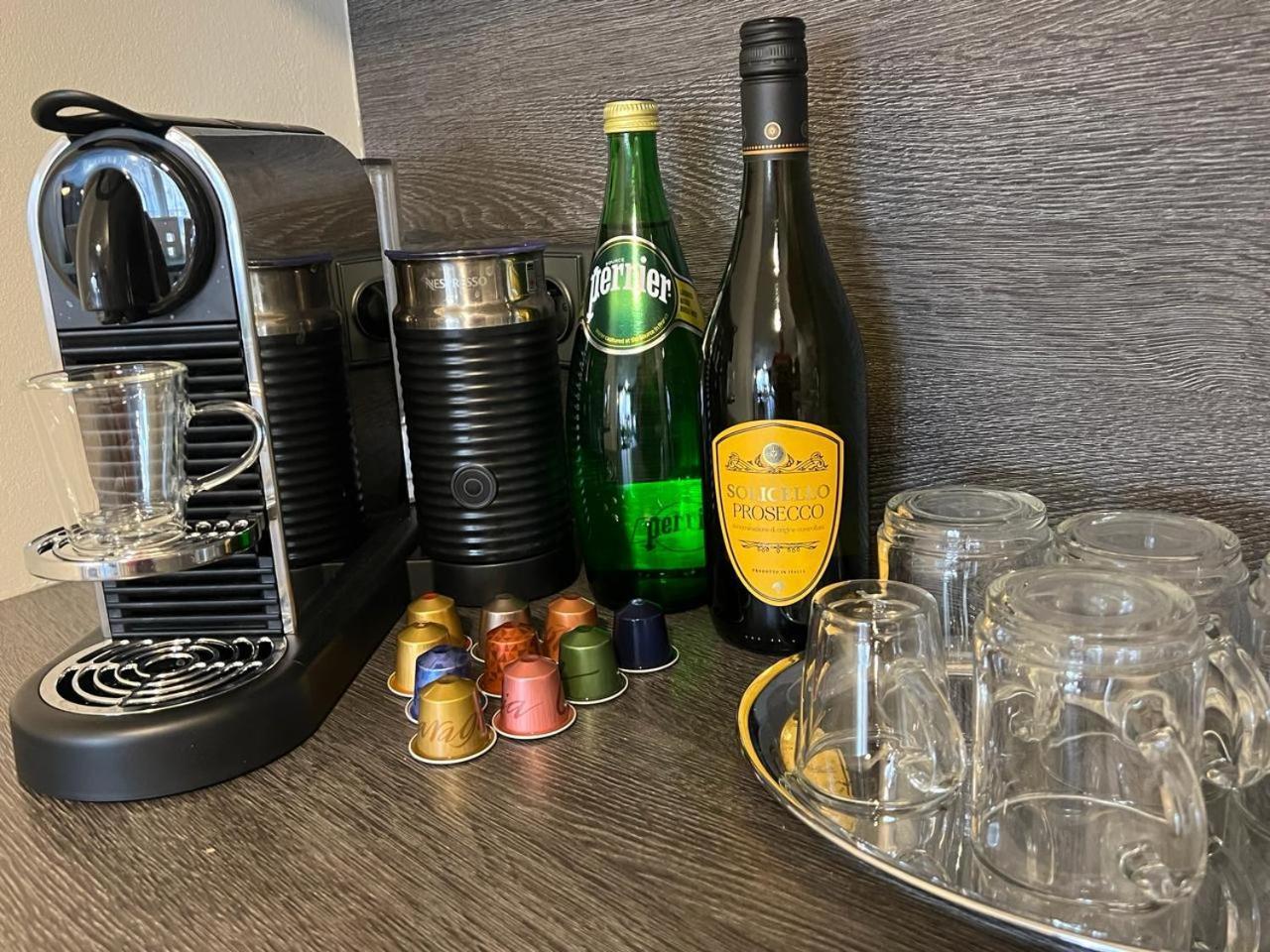Luxury Apartment In Prague And Free Parking ภายนอก รูปภาพ