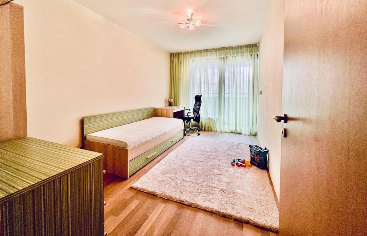 Luxury Apartment In Prague And Free Parking ภายนอก รูปภาพ