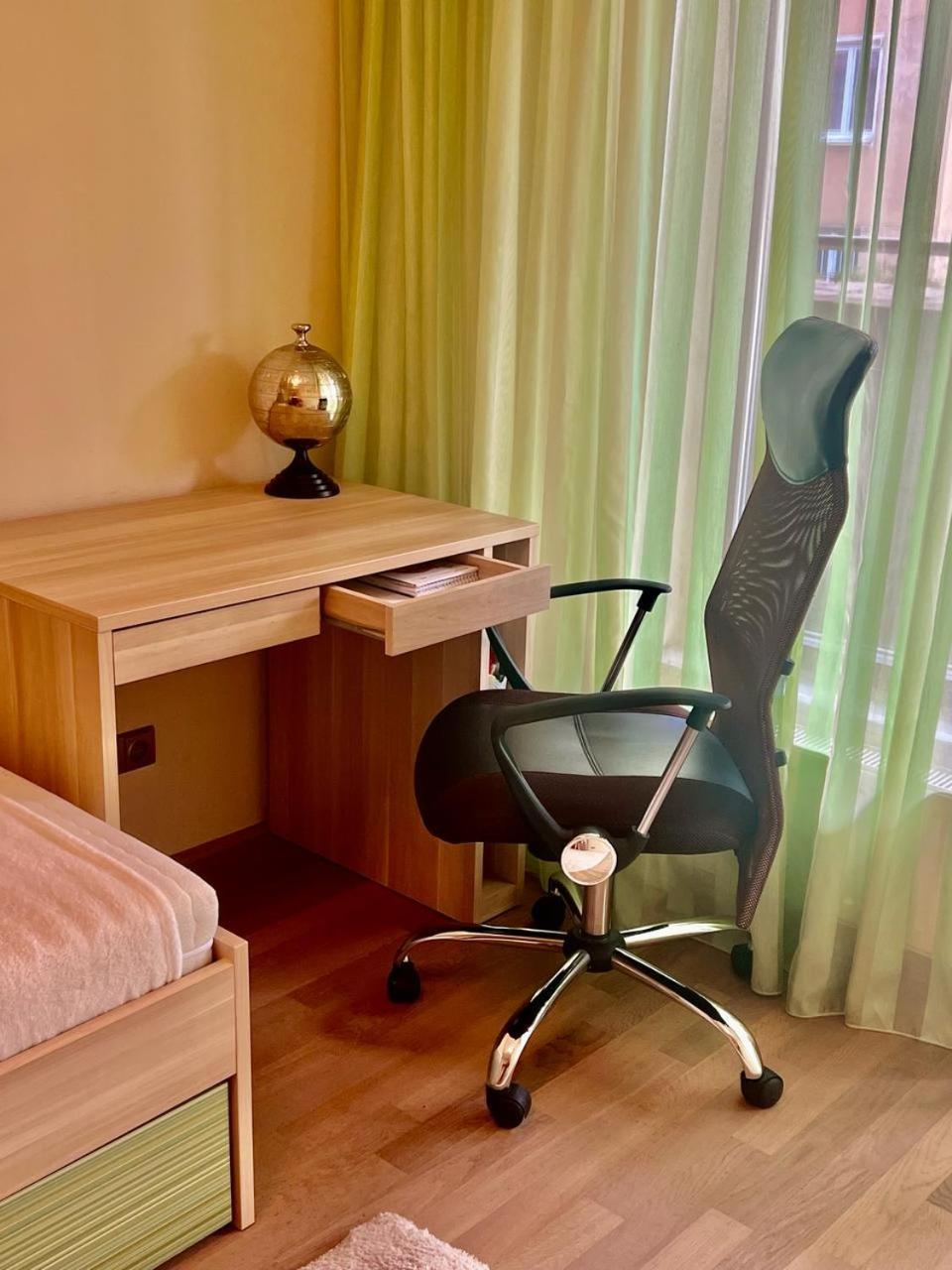 Luxury Apartment In Prague And Free Parking ภายนอก รูปภาพ
